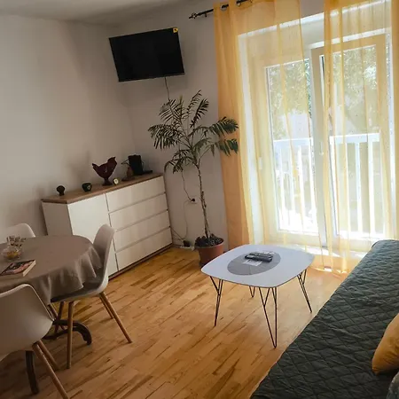 Aurora Apartment *